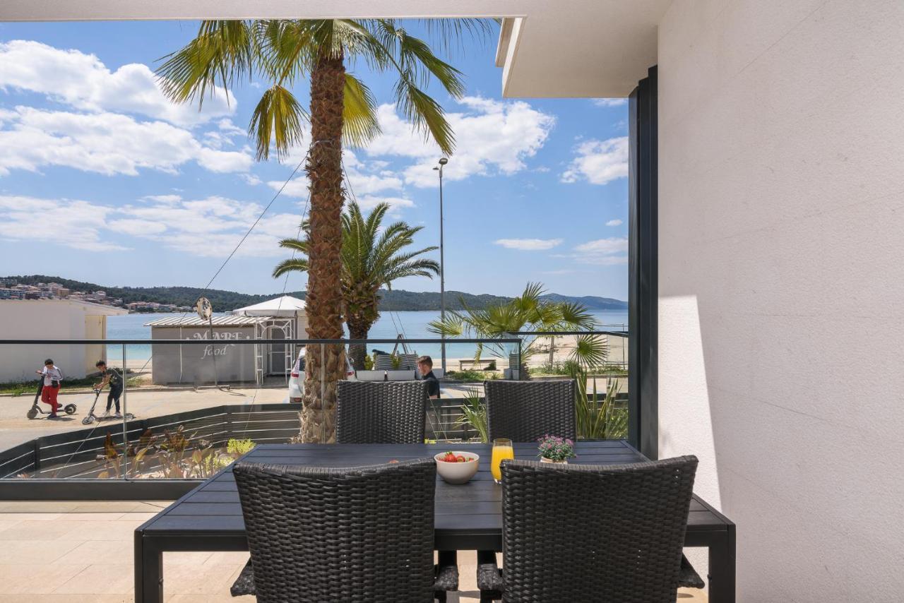 Palm Springs Lägenhet Trogir Exteriör bild