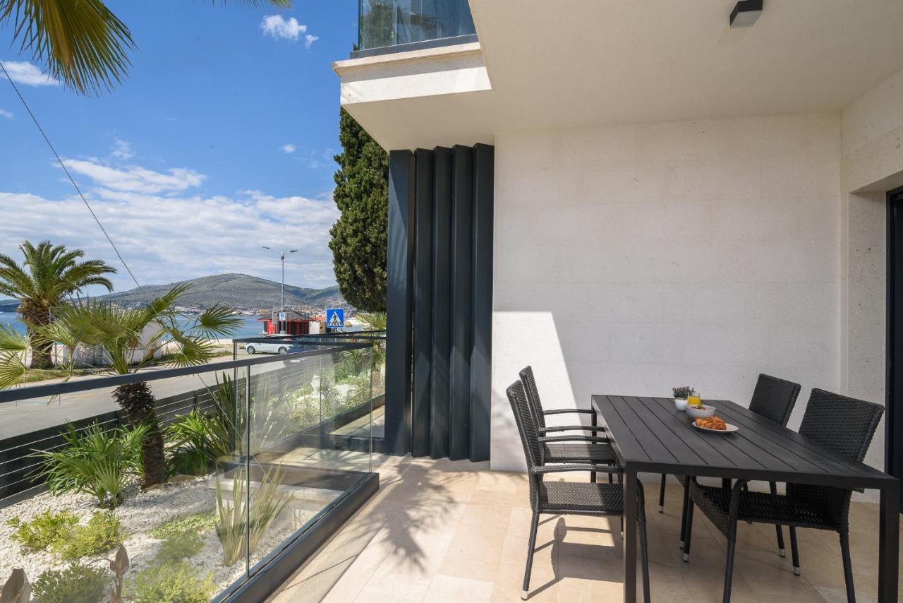 Palm Springs Lägenhet Trogir Exteriör bild